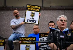 NJ Transit, union leaders to meet ahead of schedule on second day of historic strike